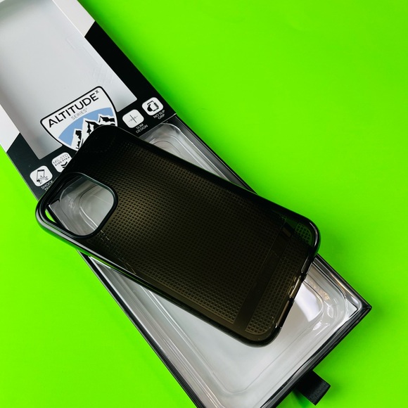 Cellhelmet Altitude Series iPhone 12 Pro Max Military Grade Black Case - Picture 3 of 4